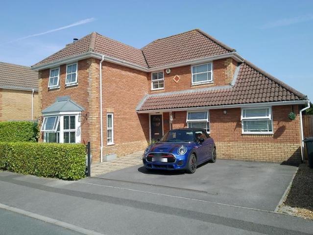 House for sale in Throop, Bournemouth