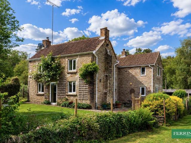House for sale in Bromsberrow Heath, Gloucestershire