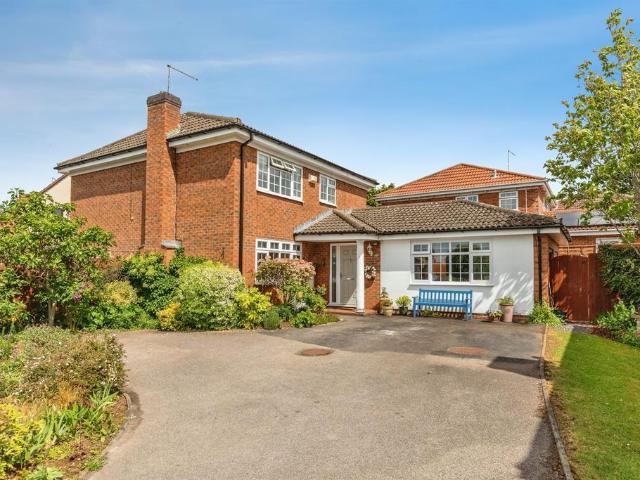 House for sale in East Hunsbury, Northamptonshire