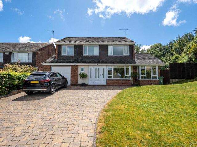 House for sale in Dunstable, Bedfordshire