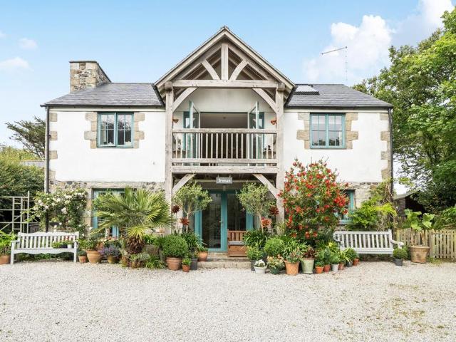 House for sale in Grade-Ruan, Cornwall