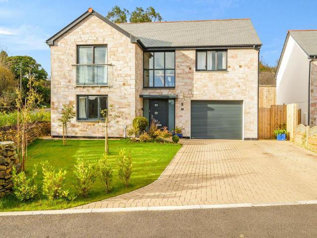 House for sale in Tresamble, Cornwall