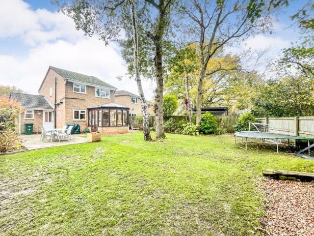 House for sale in Hedge End, Helford