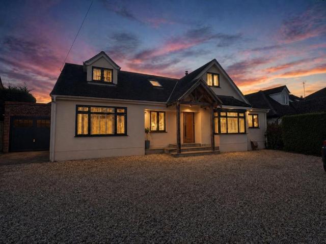 House for sale in Page Hill, Buckingham