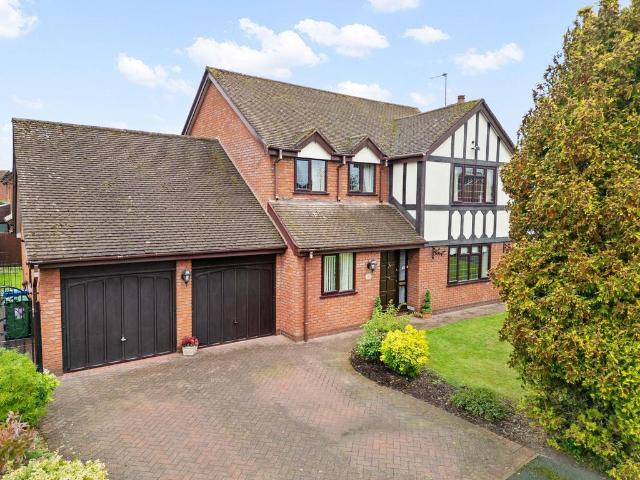 House for sale in Chapelford