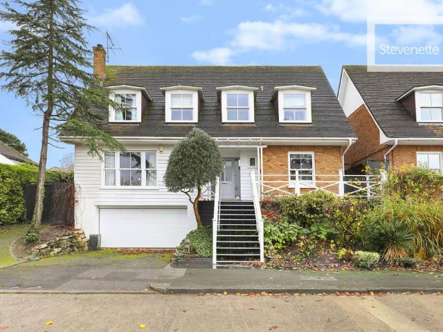 House for sale in Ivy Chimneys, Epping