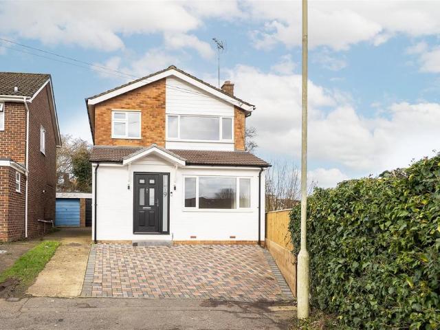 House for sale in Roundwood, Five Acres