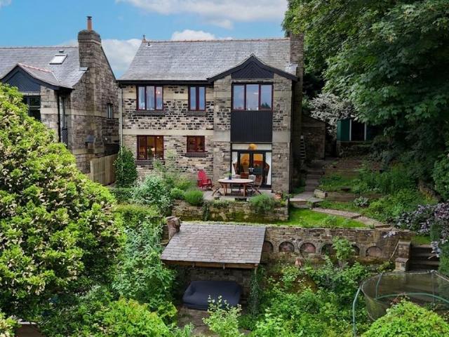 House for sale in Holme Valley, Hepworth