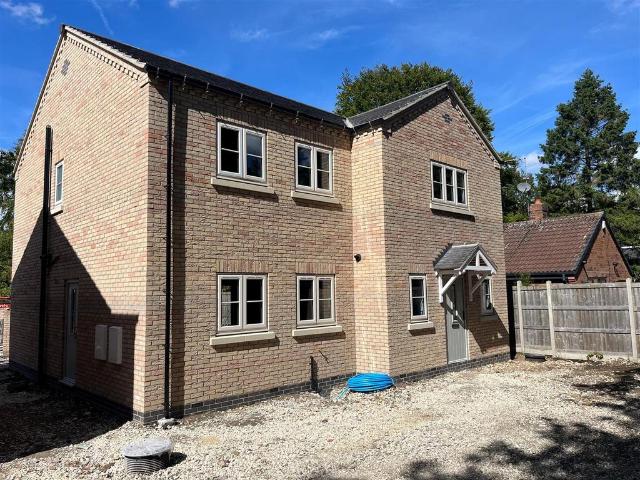 House for sale in Elloughton-cum-Brough, Elloughton