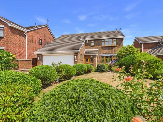 House for sale in Roby Mill, Lancashire