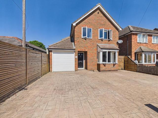 House for sale in Stone with Bishopstone and Hartwell, Stone