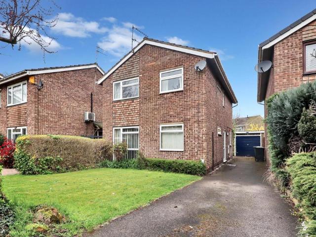 House for sale in Overslade, New Bilton