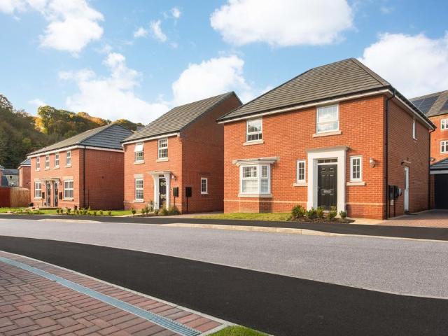 House for sale in Hoylandswaine, South Yorkshire