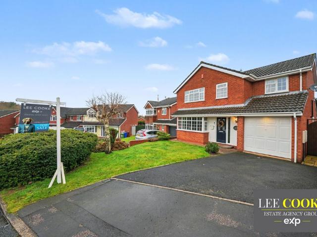 House for sale in Heath Hayes and Wimblebury, Chadsmoor