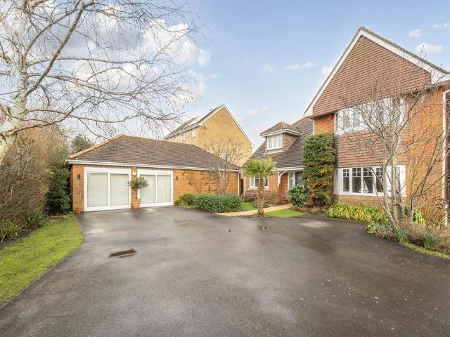 House for sale in Lee-on-the-Solent, Middlecroft