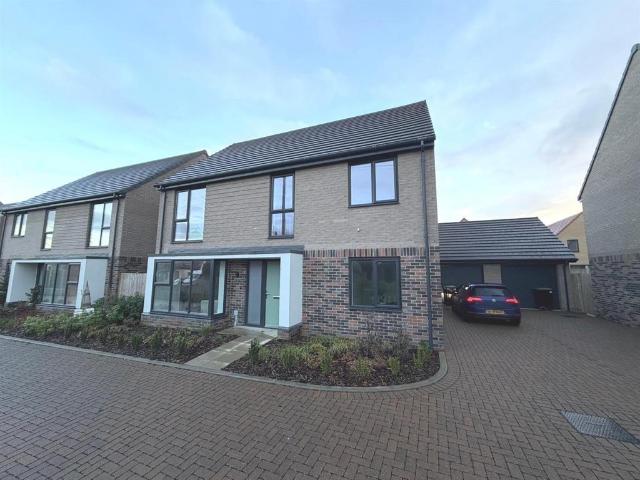 House for sale in Felixstowe, Eastbridge