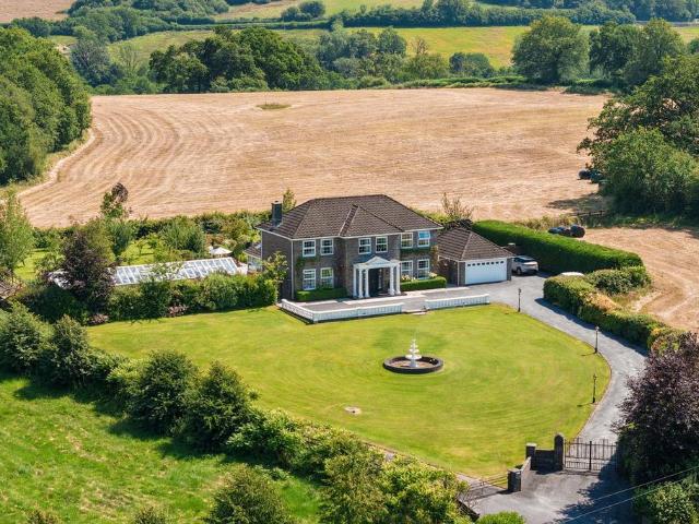 House for sale in Llanfihangel Aberbythych, Llandeilo