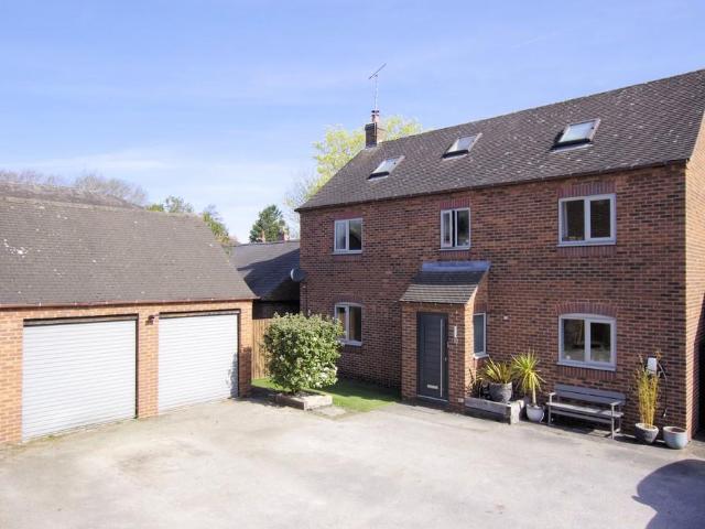 House for sale in Egginton, East Midlands