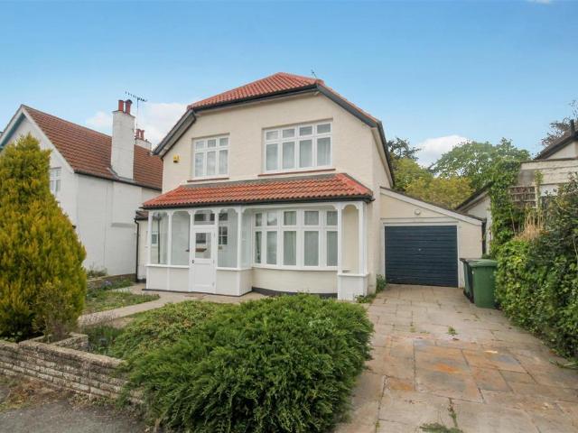 House for sale in Pachesham Park, Surrey
