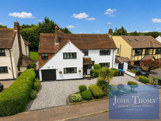 House for sale in Chigwell, Epping