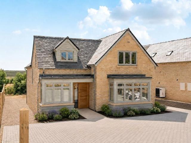 House for sale in Black Bourton, Oxfordshire