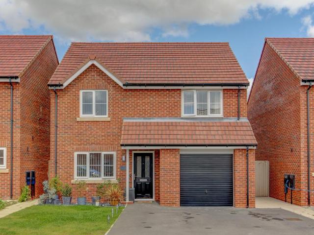 House for sale in Sandymoor, Halton