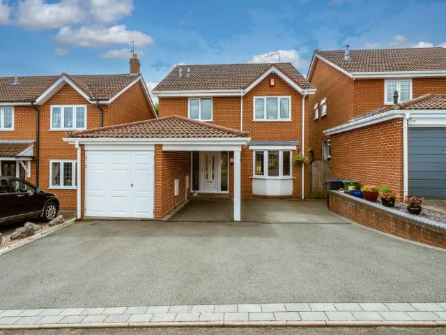 House for sale in Kingswinford, West Midlands