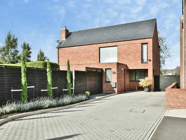 House for sale in Dunham Town, Trafford