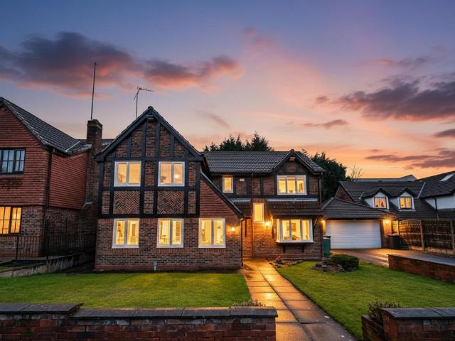 House for sale in Park Lane, Bury
