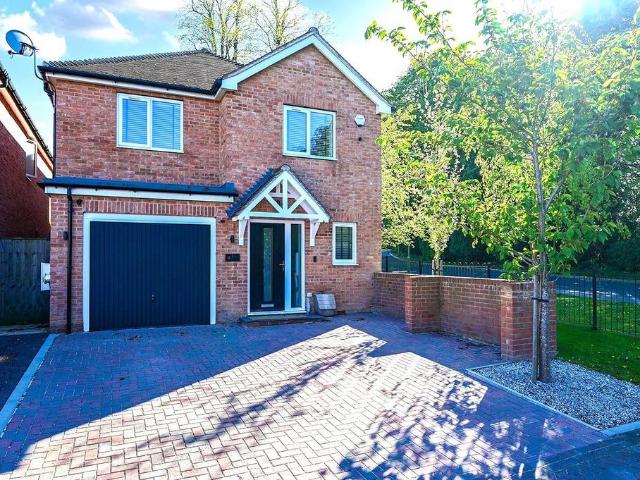 House for sale in Hounsome Fields, Priest Down
