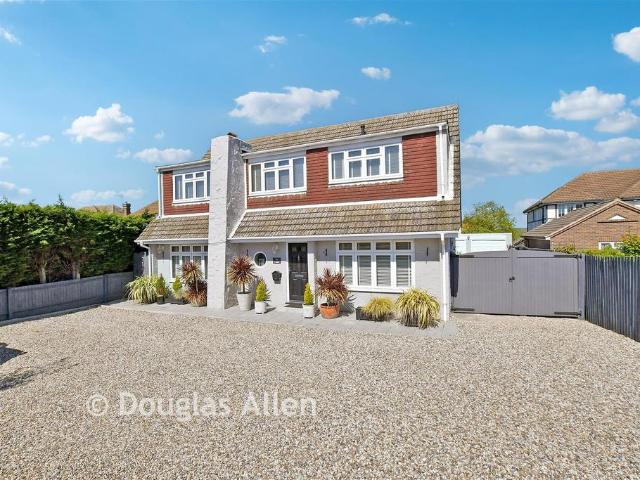 House for sale in Ramsden Crays, Crays Hill