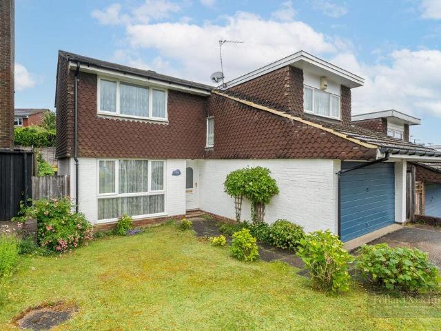 House for sale in London Borough of Croydon, Greater London