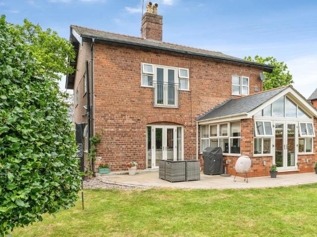 House for sale in Clayhill, West Vale