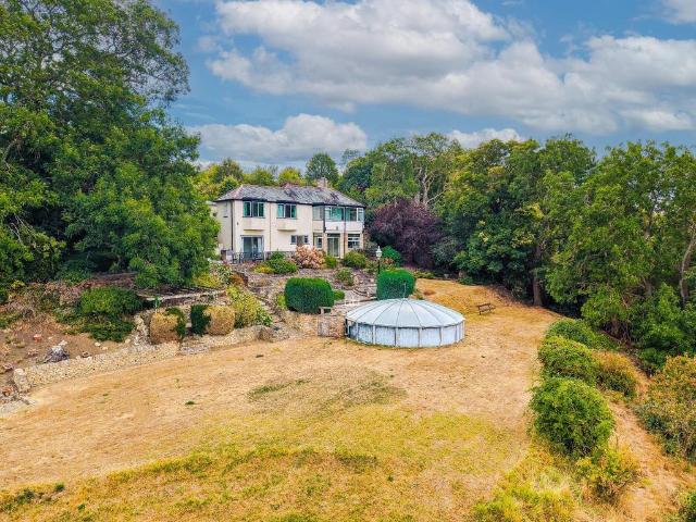 House for sale in Crookhill, Worcestershire