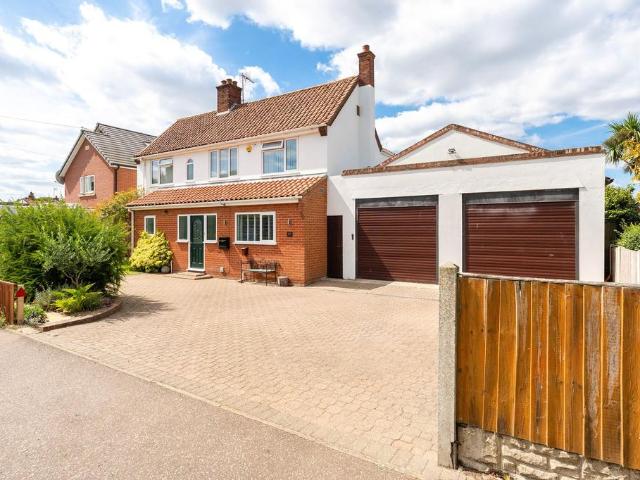 House for sale in Stokesby, Norfolk
