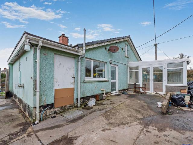 Bungalow for sale in Pendine, Wales