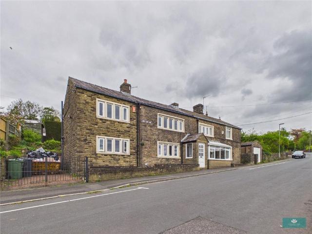 House for sale in Saddleworth, Pendock