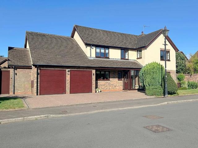House for sale in Green Close, Warwickshire