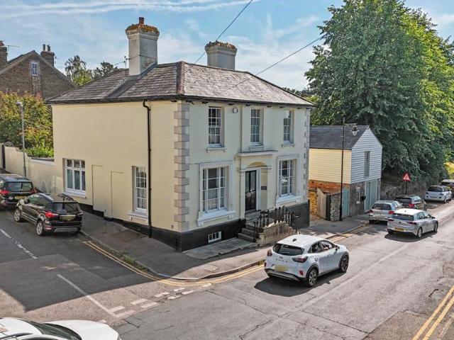 House for sale in Oad Street, Kent