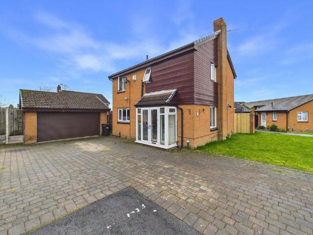 House for sale in New Hall Farm, Wigan