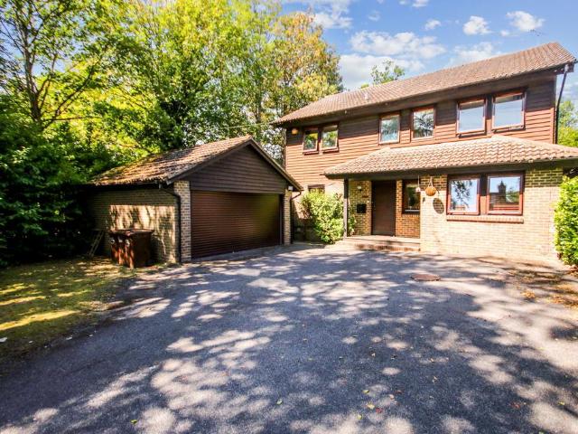 House for sale in Felbridge, Tandridge