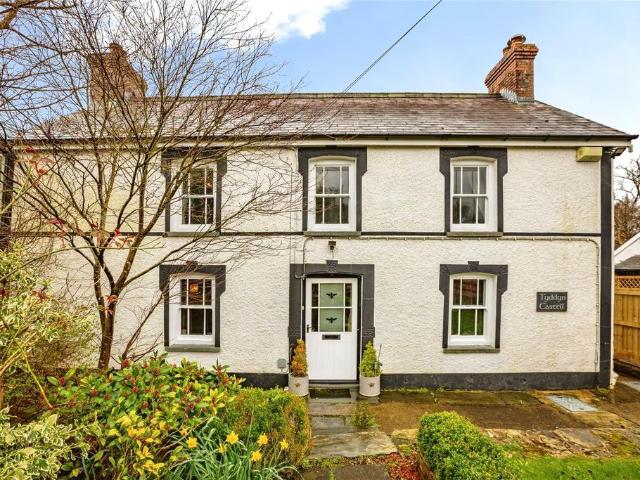 House for sale in Eglwyswrw, Wales