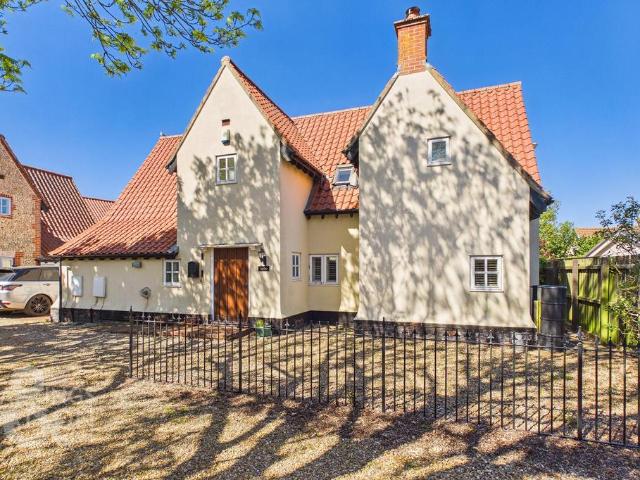 House for sale in East Tuddenham, Norfolk