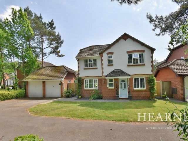 House for sale in Tricketts Cross, Ferndown