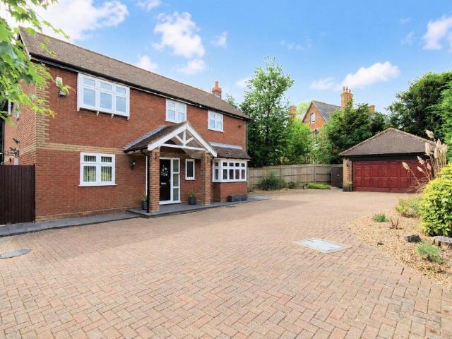 House for sale in Tebworth, Bedfordshire