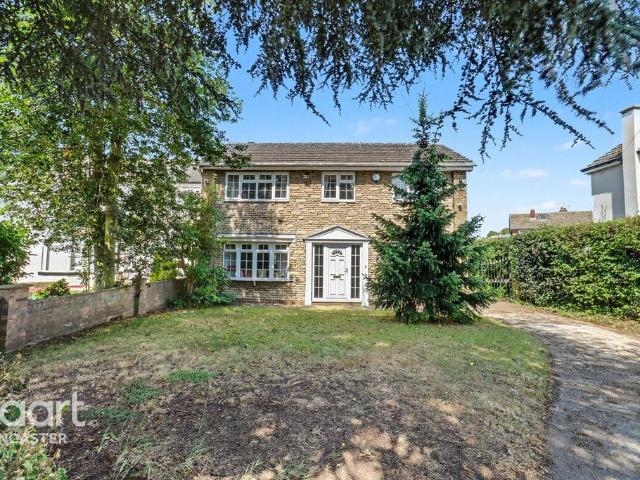 House for sale in Edenthorpe, South Yorkshire
