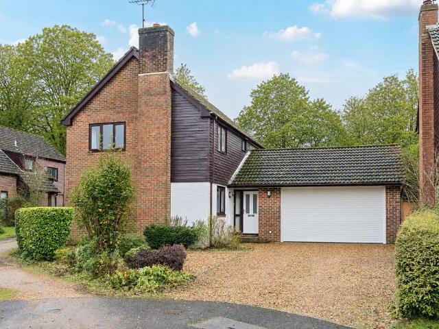 House for sale in Knightwood Park, Barton Stacey