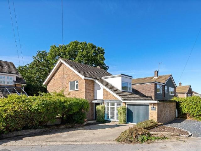 House for sale in Littlecote, West Sussex
