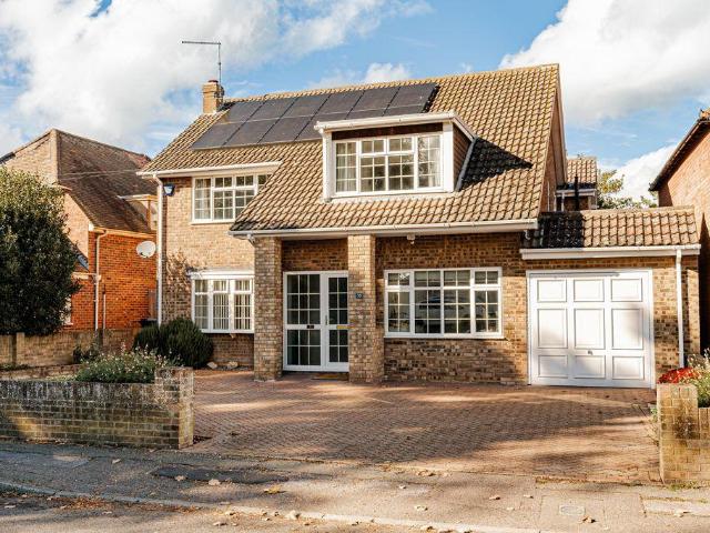 House for sale in Poulders Gardens, Dover