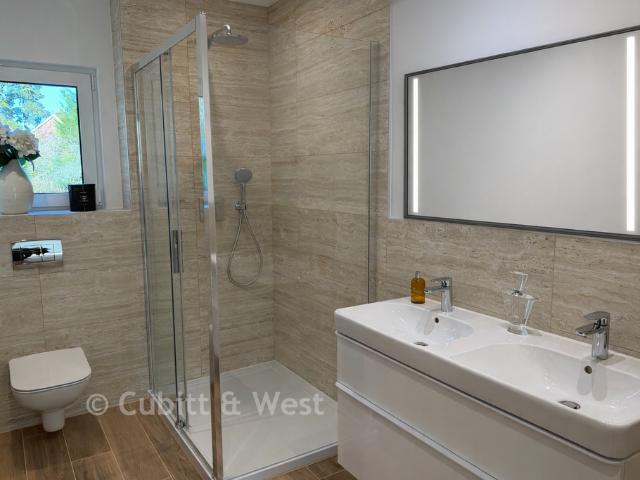 House for sale in Caterham Valley, Hillview